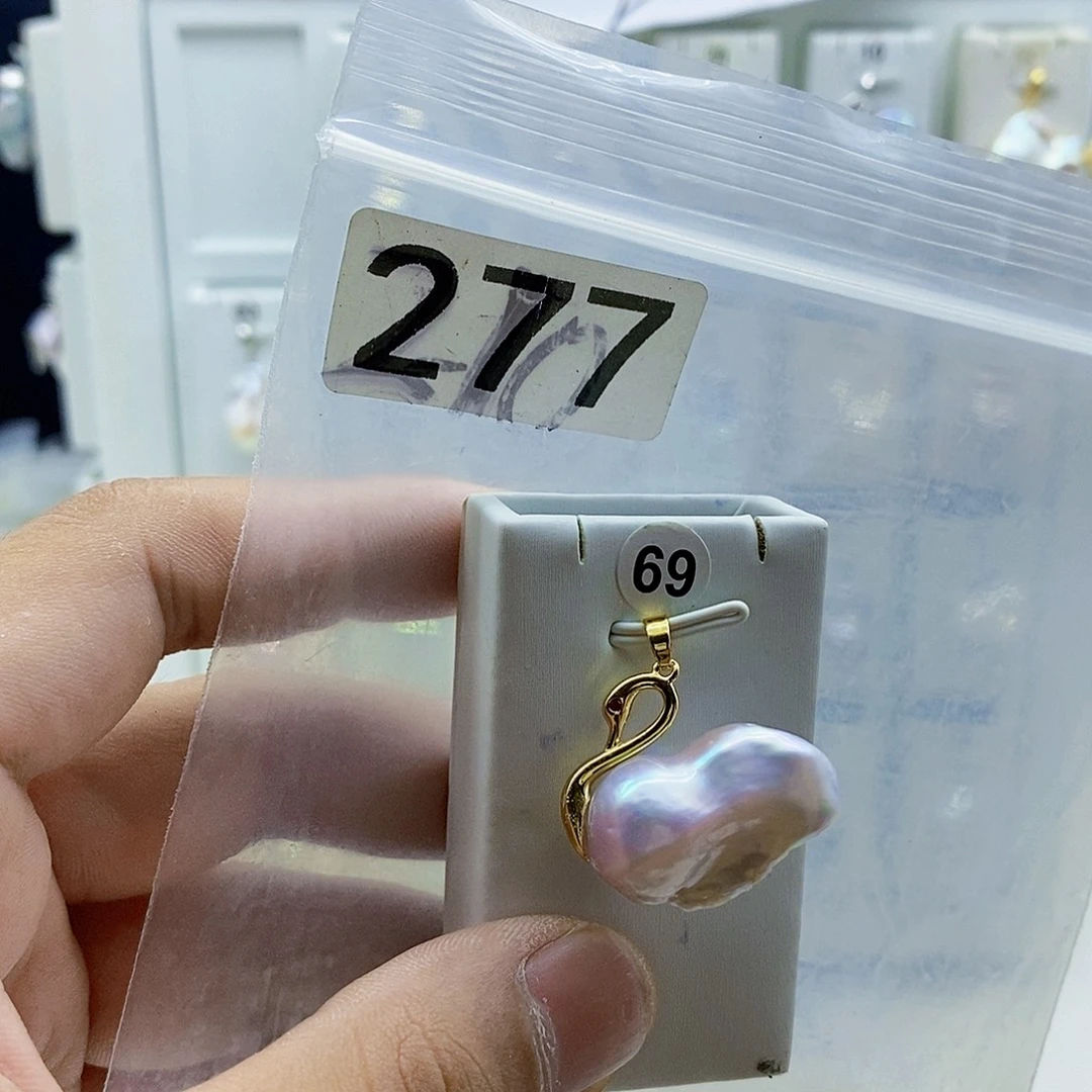 合金淡水珍珠颈饰