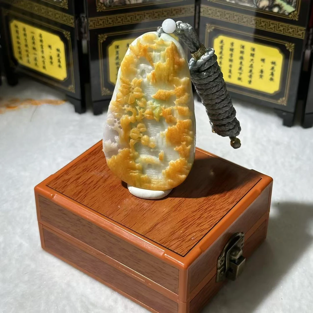 1446-天然翡翠-俏黄山水