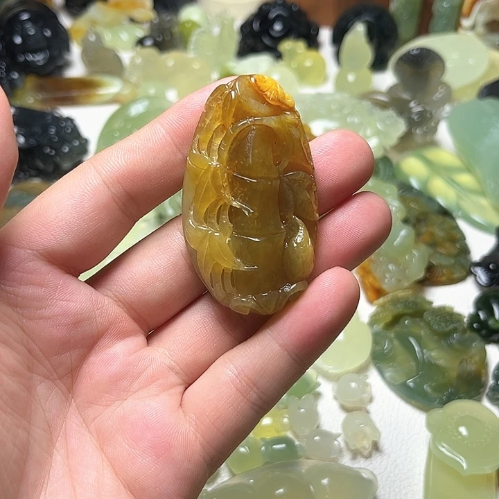 未镶嵌蛇纹石玉颈饰