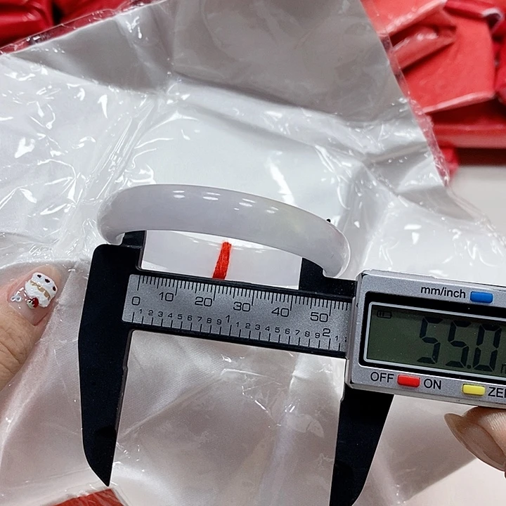 翡翠手镯未镶嵌204