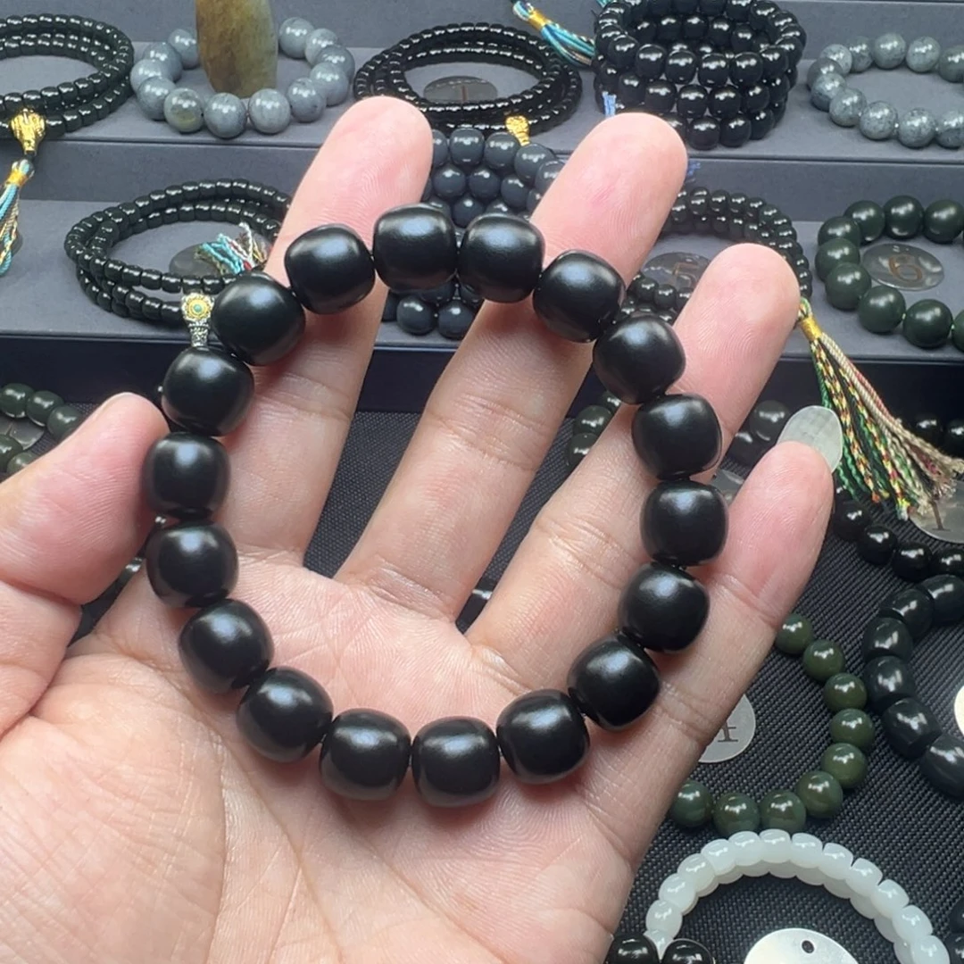 潇***洒和田玉未镶嵌手链