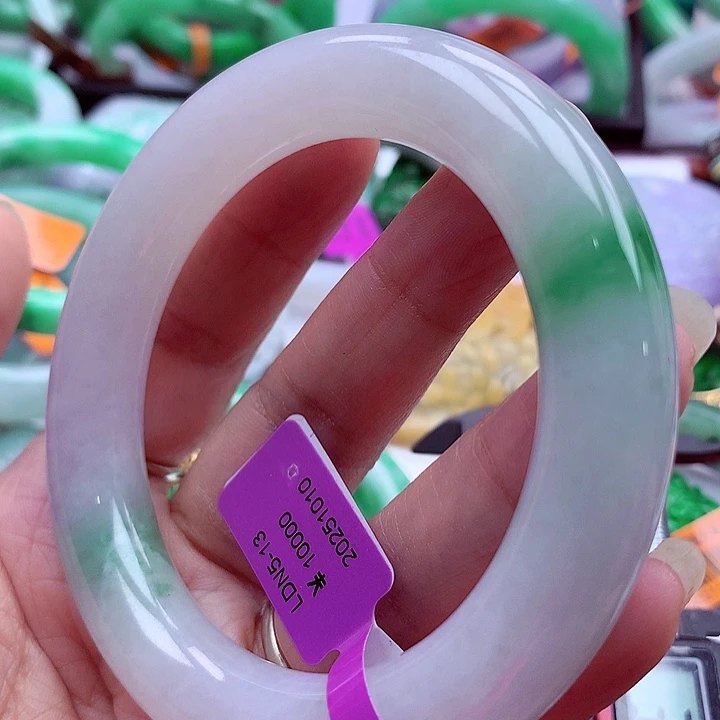 翡翠未镶嵌手镯翡翠