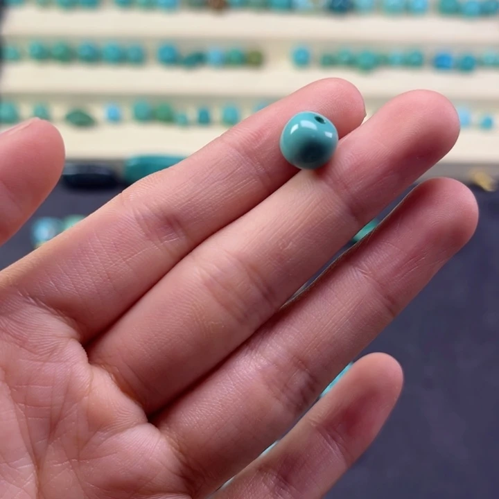 未镶嵌绿松石绿松石。小金