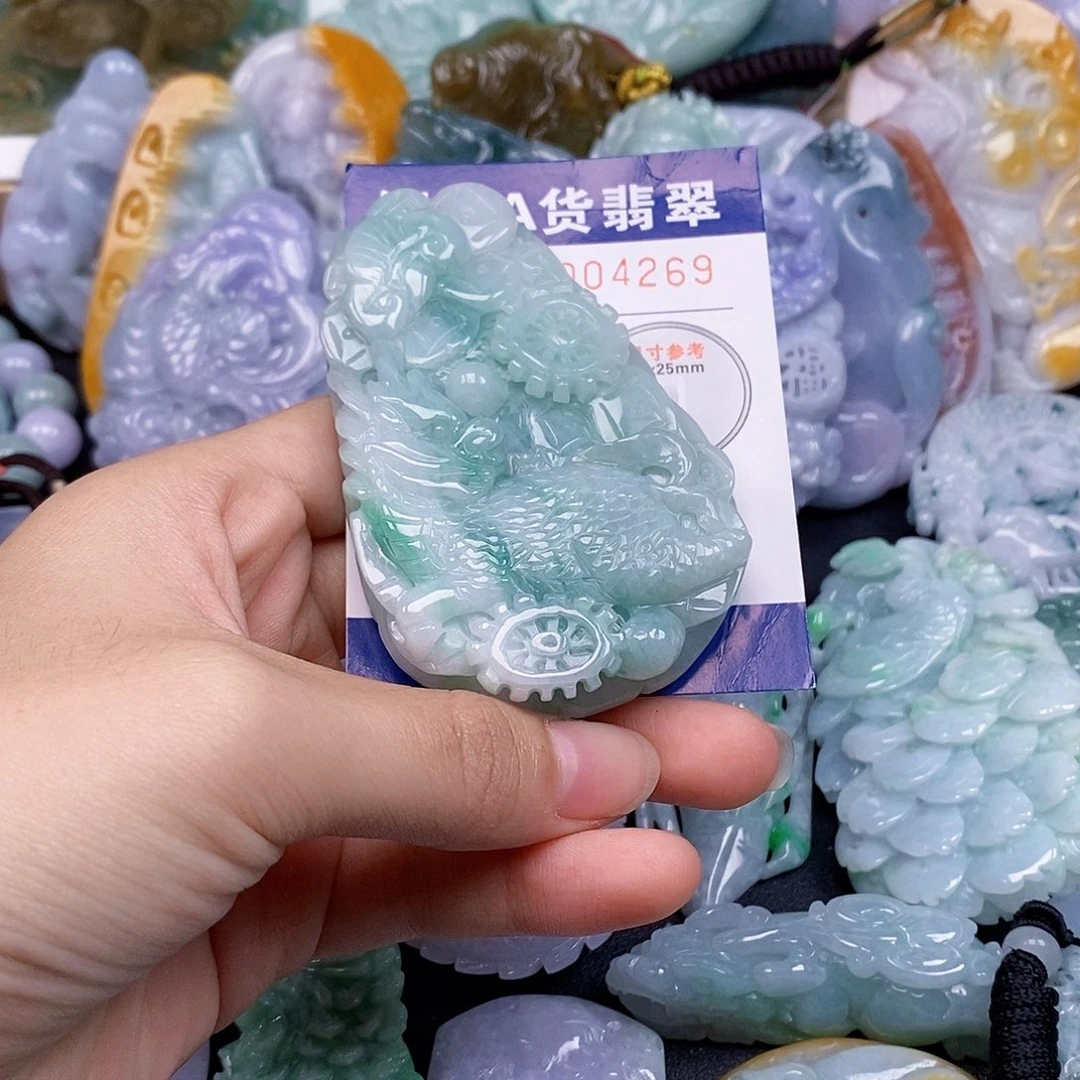 吊坠(不含链)未镶嵌翡翠笑**云