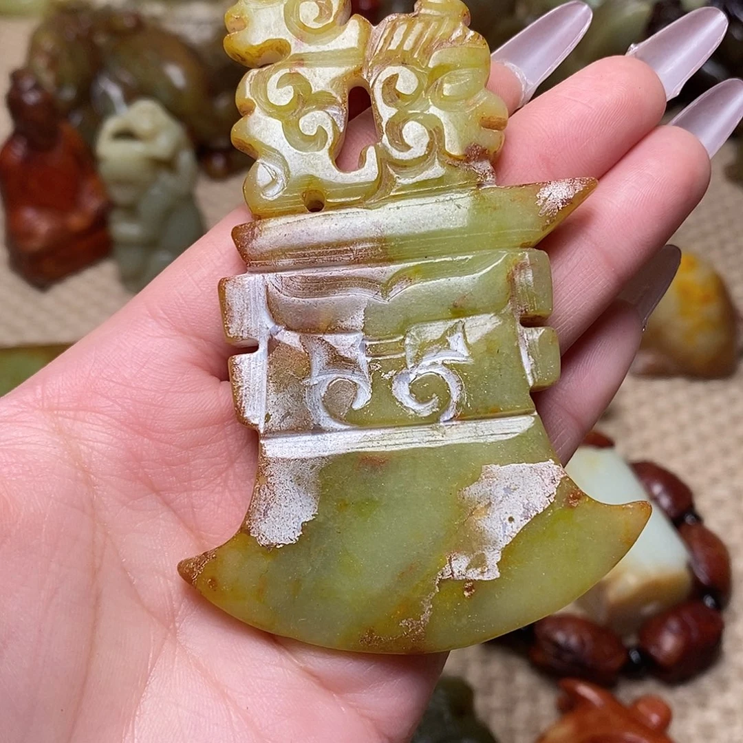 蛇纹石玉未镶嵌颈饰