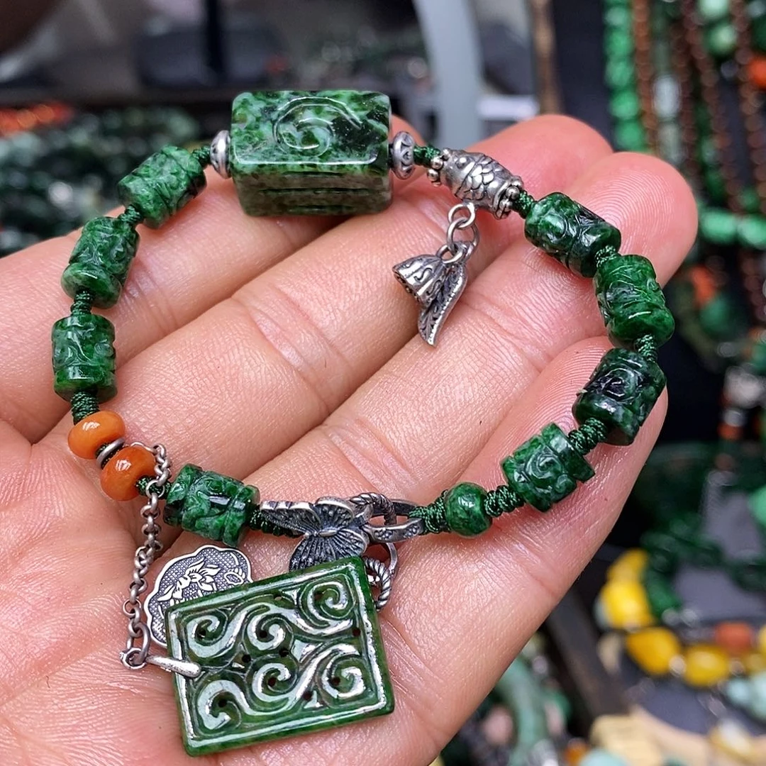 未镶嵌手链翡翠漂亮美眉