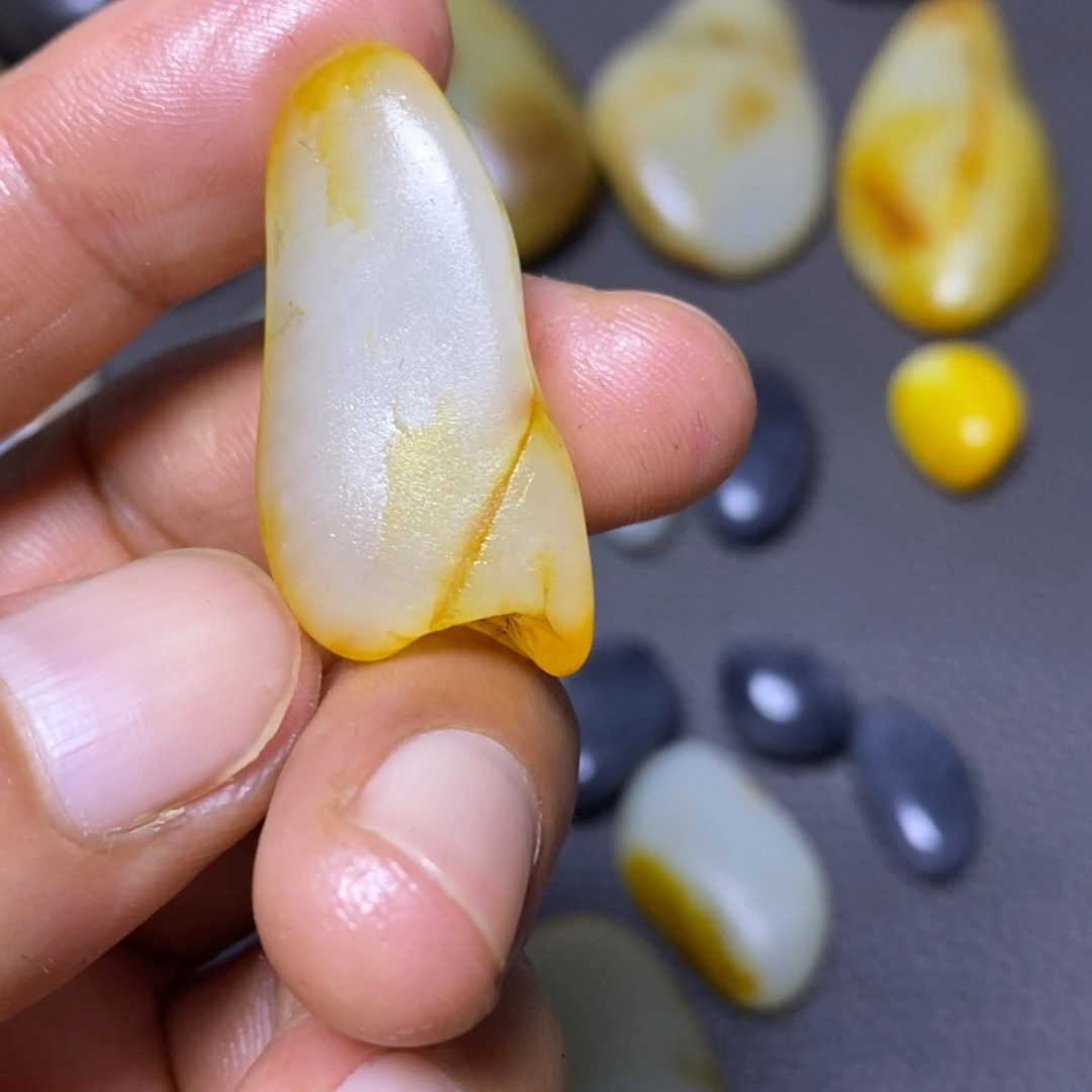 和田玉（糖玉）未镶嵌挂件