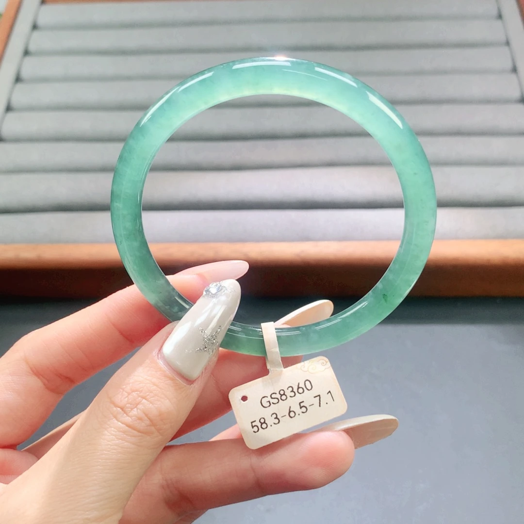 翡翠未镶嵌手镯天然