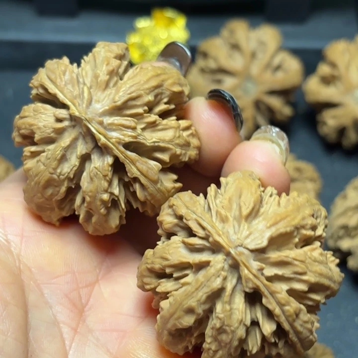 久***志文玩核桃吊坠秦岭灯笼6