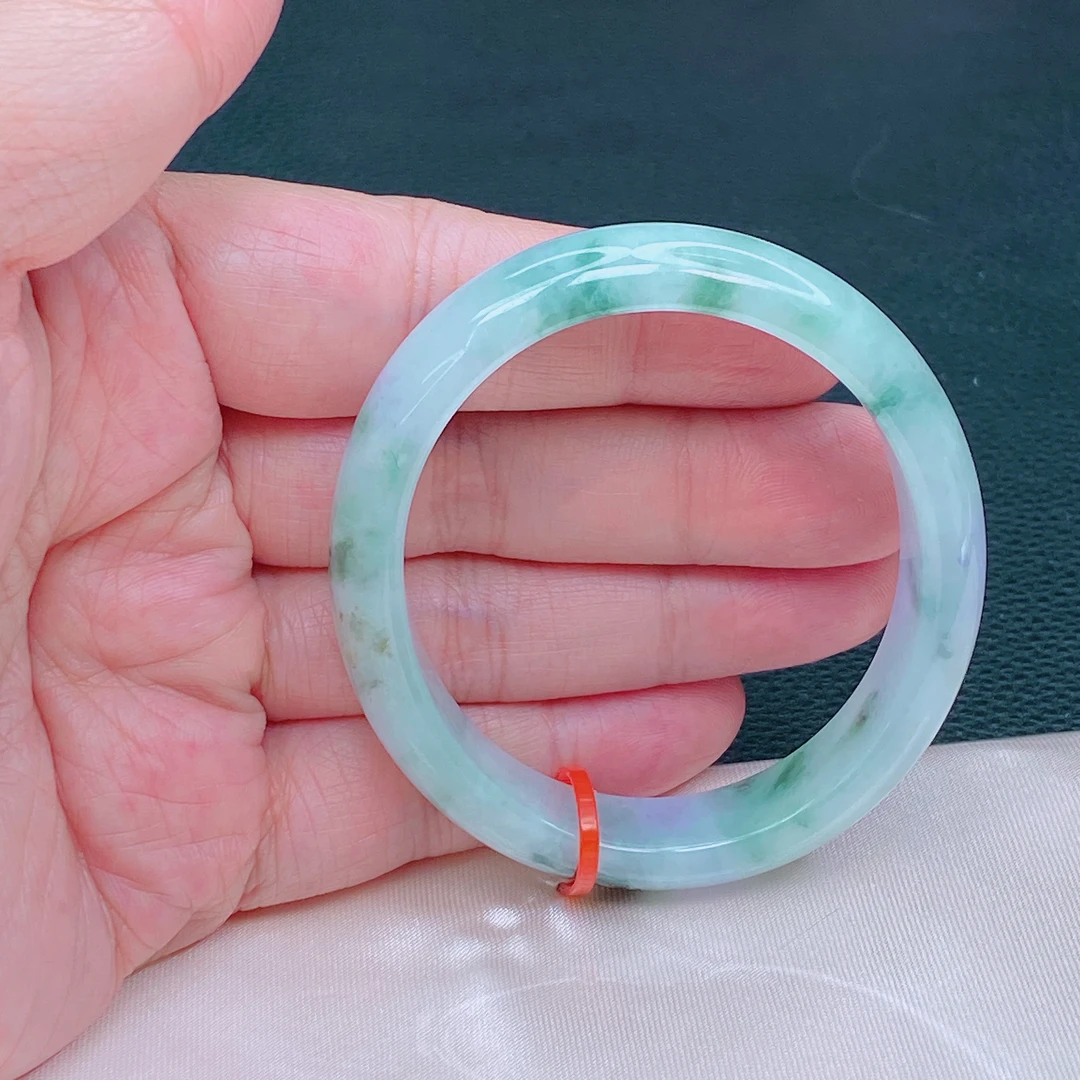 F0710 52圈口水润紫底飘花贵妃手镯