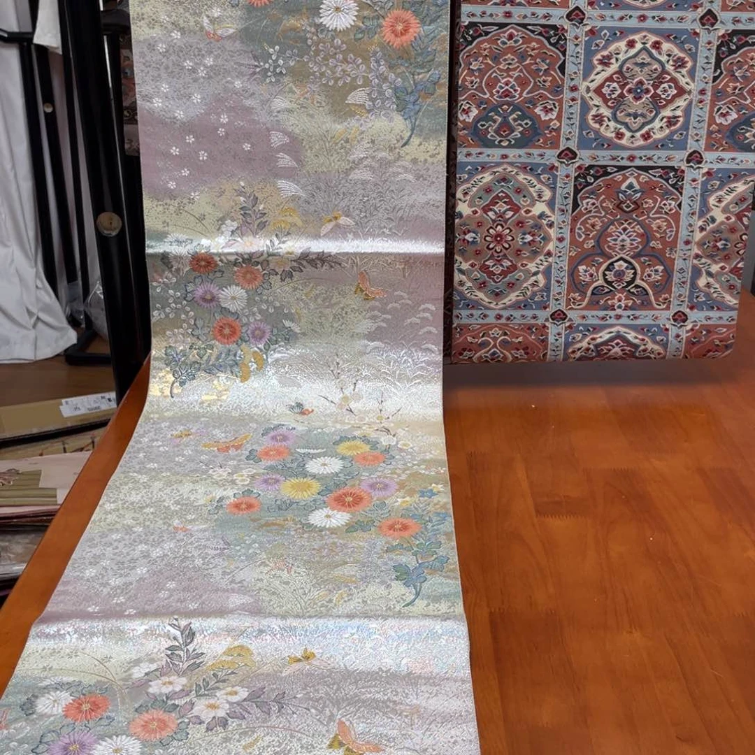 织绣六通织银蝶恋花