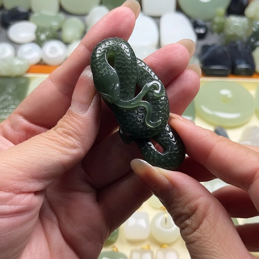 颈饰未镶嵌和田玉