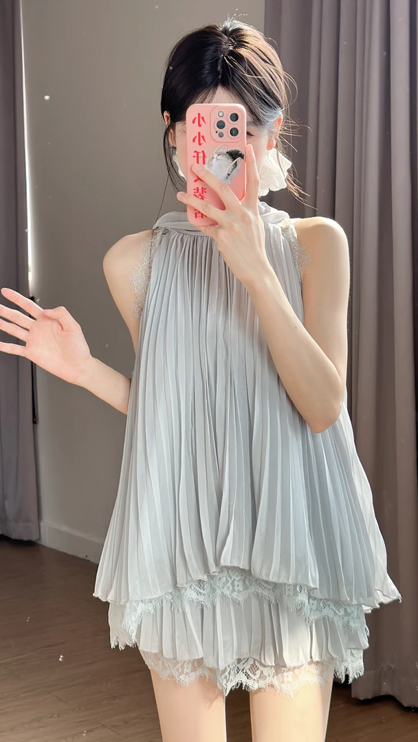 小小仟 恋夏风情蕾丝挂脖无袖上衣女夏季雪纺套装两件套