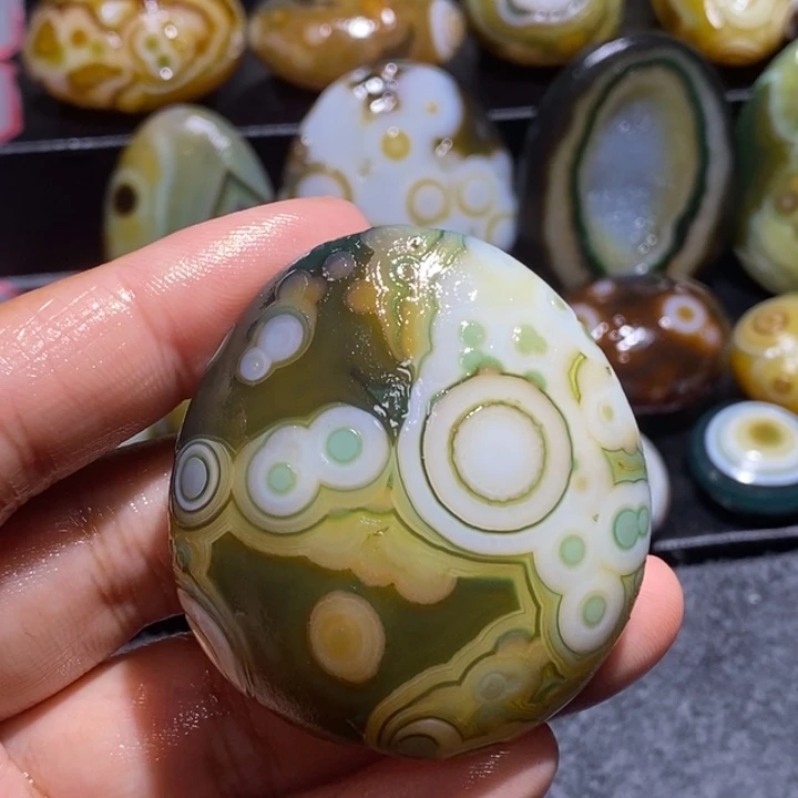玛瑙/玉髓未镶嵌珠宝半成品68