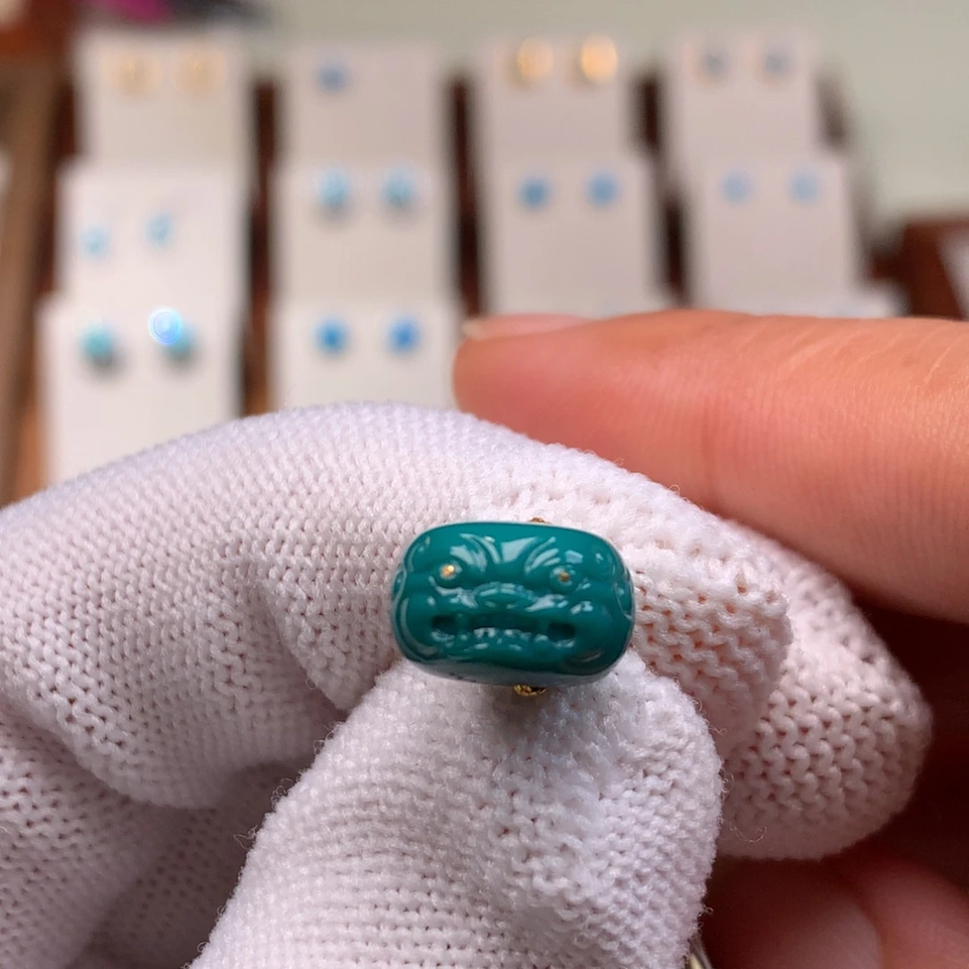 绿松石未镶嵌珠宝奇石