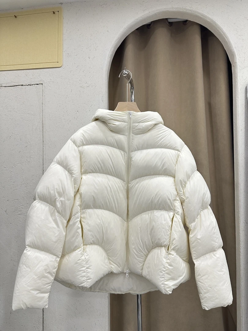 丽姐服饰-衣-短款女款保暖外套