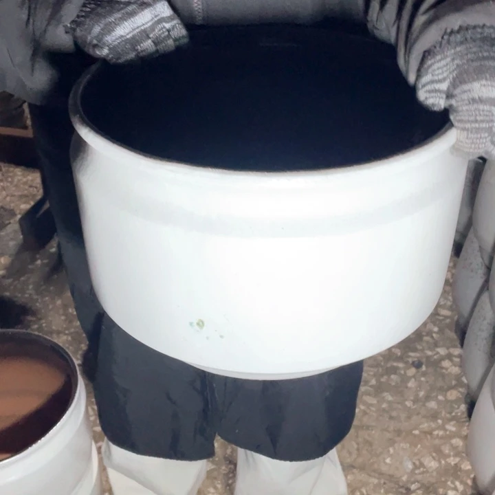 花盆紫砂口30高21瑕疵瑕疵