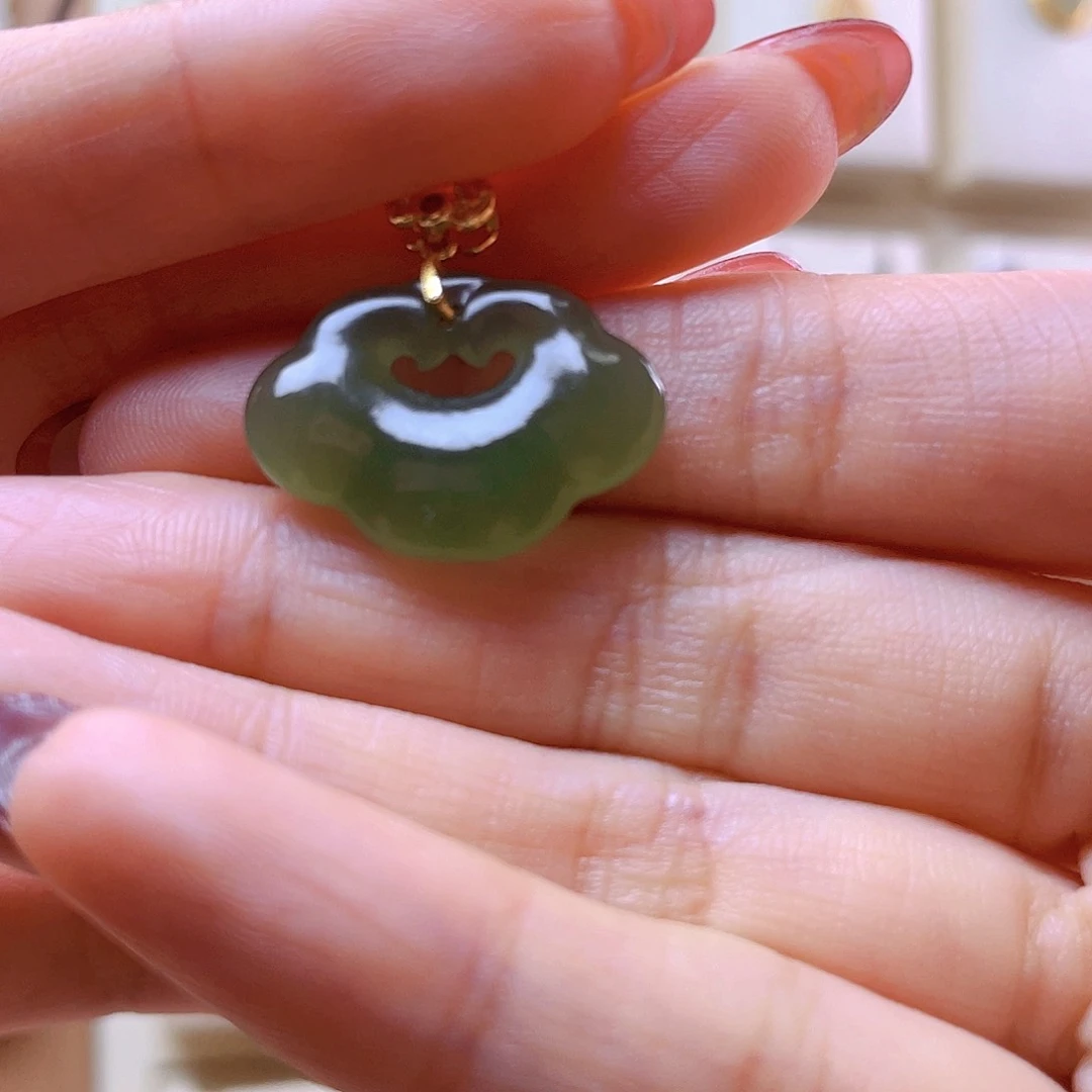 和田玉吊坠(赠链)银S925镀金镶嵌小****4