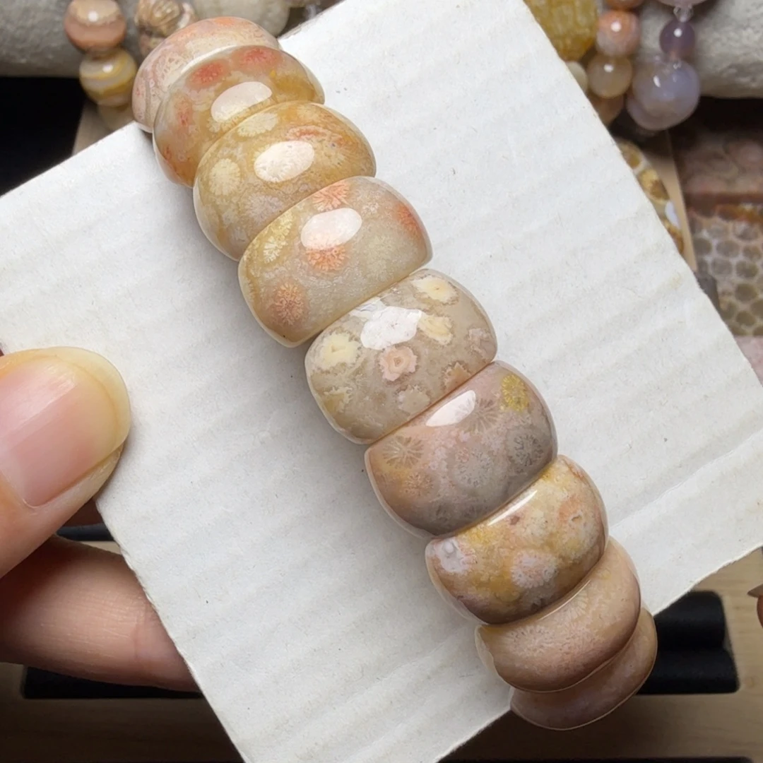 硅化玉未镶嵌带点玛 瑙花粉黄花，1片10米