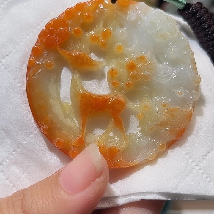 翡翠未镶嵌颈饰挂件