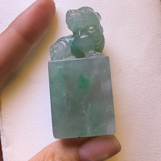 石英质玉（非洲翠）合金颈饰