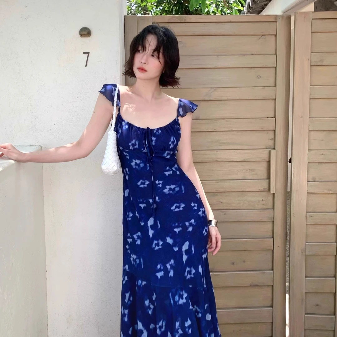 酒午自制【霓炼】法式复古夏季印花方领小飞袖连衣裙度假吊带长裙
