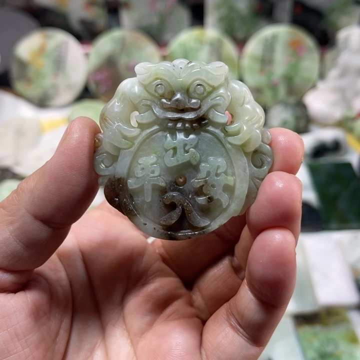 独山玉未镶嵌颈饰