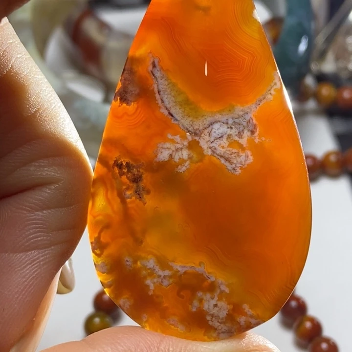 玛瑙/玉髓颈饰未镶嵌十**.