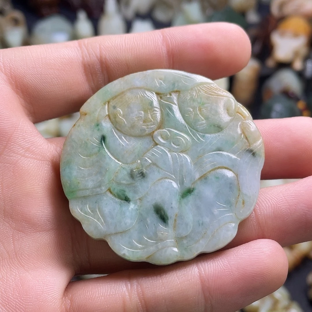翡翠未镶嵌颈饰翡翠未镶嵌颈饰