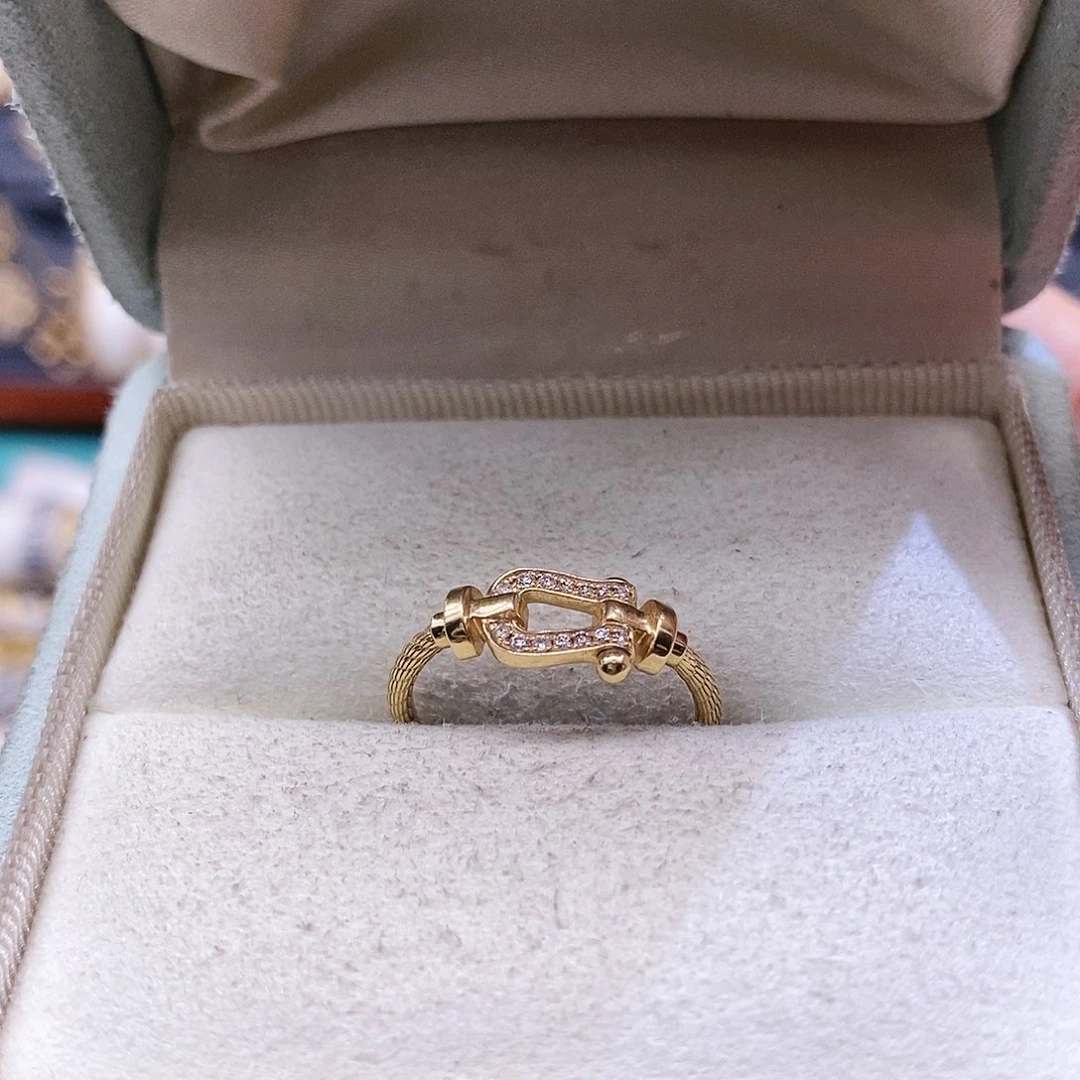 钻石戒指/指环18K金镶嵌k黄小马蹄戒指