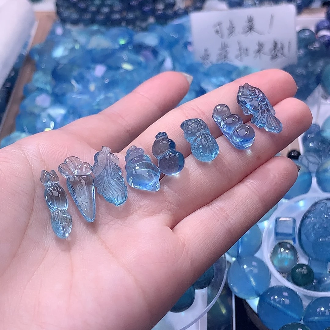 未镶嵌颈饰海蓝宝石小雕刻件（可打孔配银扣）【打孔不退】