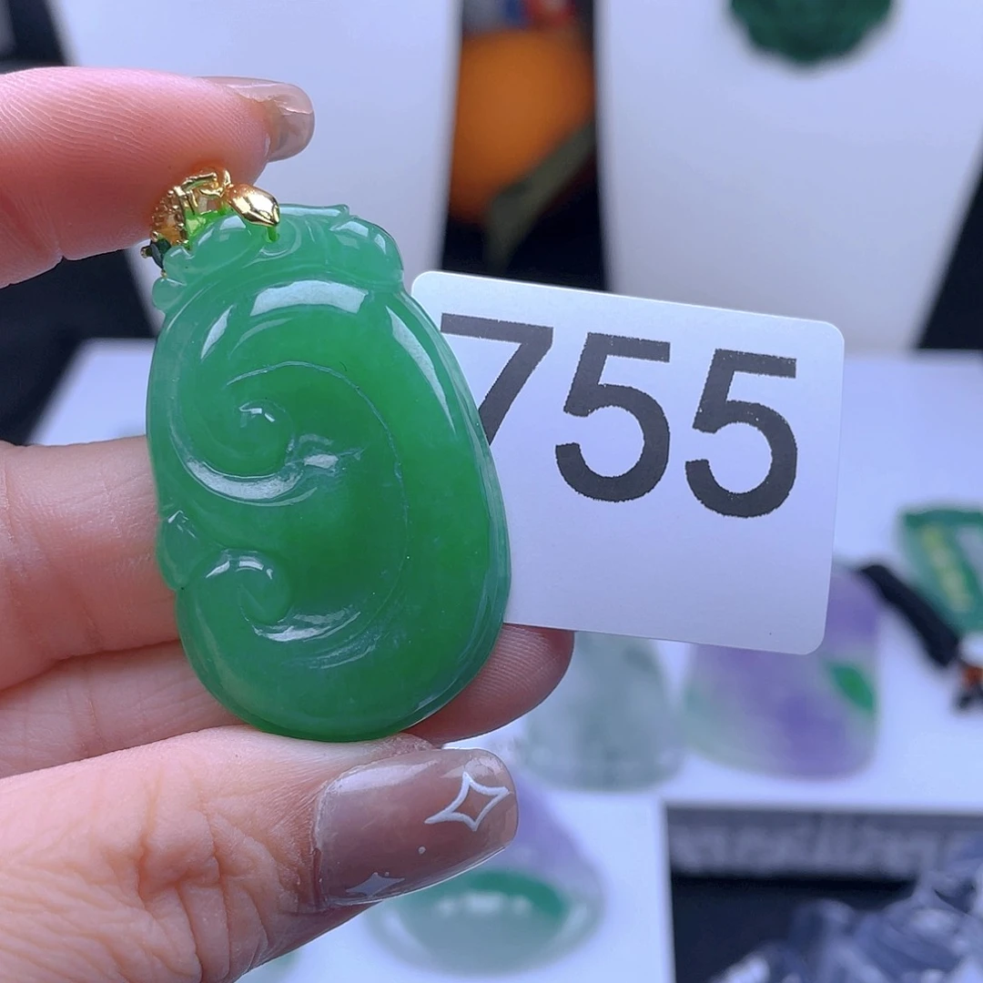 翡翠吊坠(赠链)未镶嵌