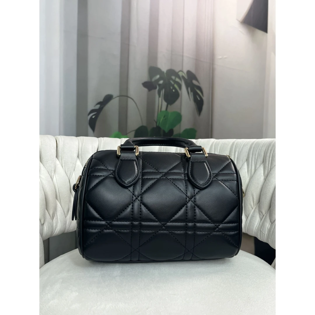 姝宴真皮女包圆枕黑色