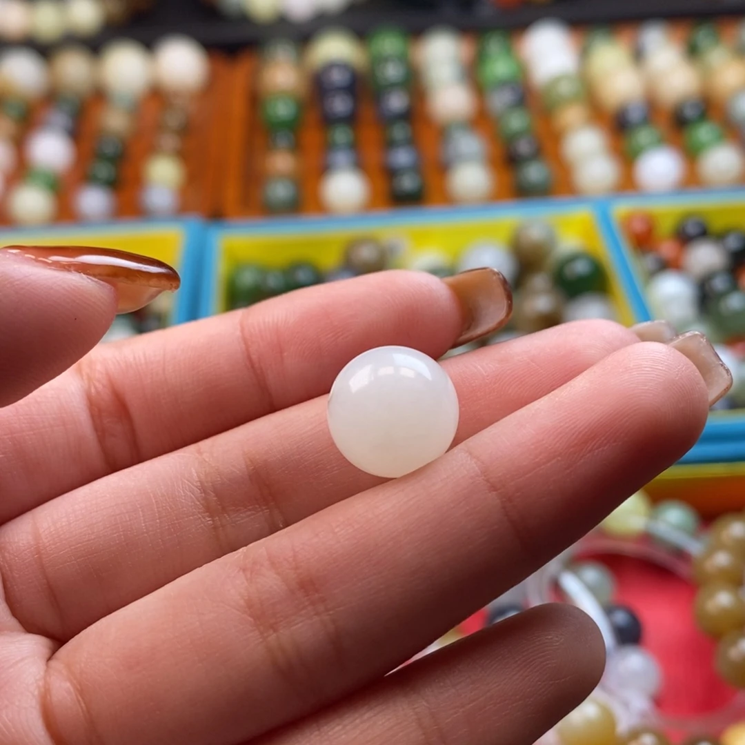 和田玉未镶嵌珠宝奇石福利青海白玉单珠z12（有棉