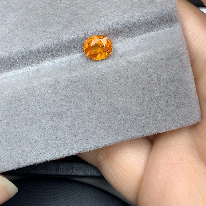 石榴石未镶嵌裸石1.48ct芬达石