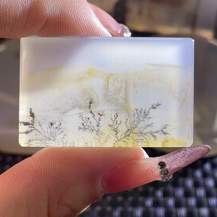 输***称玛瑙/玉髓未镶嵌颈饰