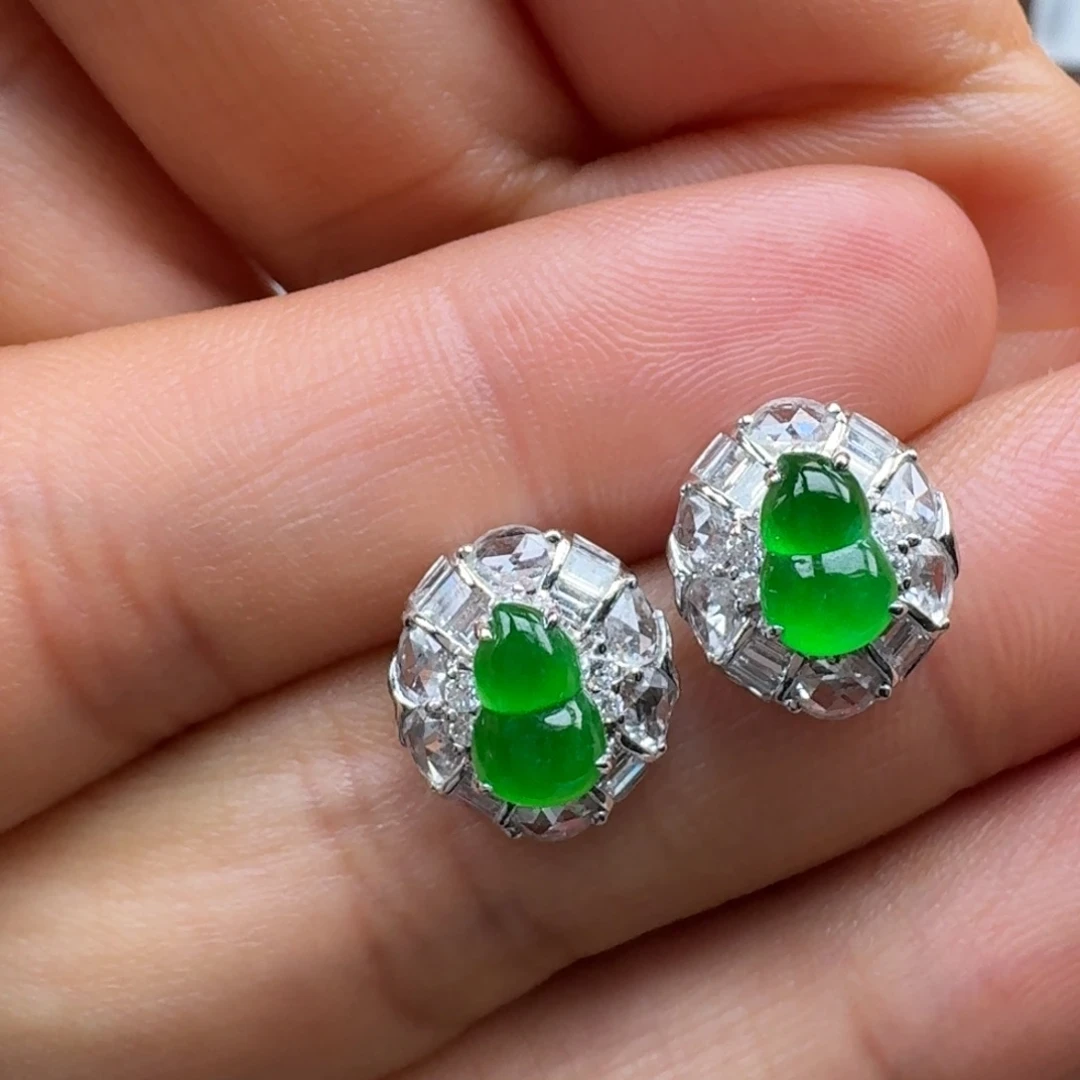 翡翠18K金镶嵌吊坠(赠链)玻璃种辣阳绿葫芦耳钉