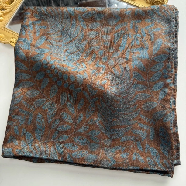 丝纡---花枝悦色    丝绒提花双面异花异色135*135围巾披肩