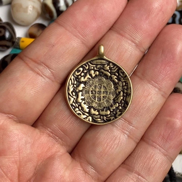 玻璃颈饰挂件。zzzzzzz