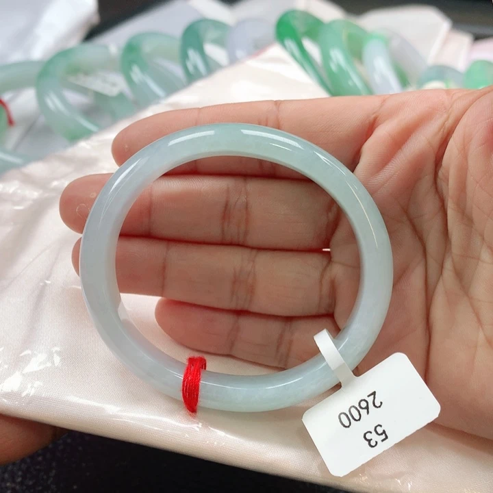 翡翠手镯未镶嵌51525152