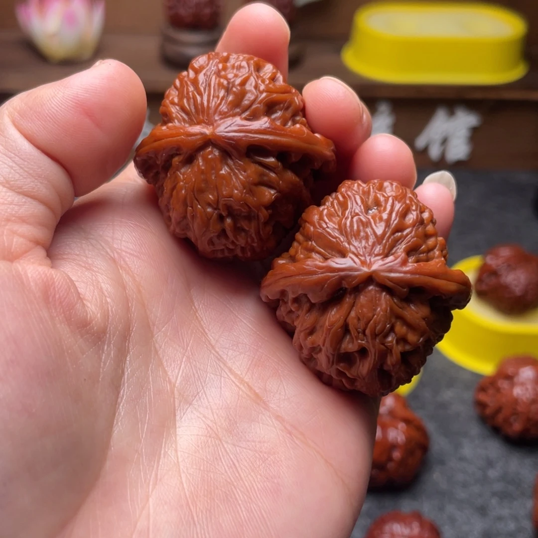 文玩核桃吊坠文玩核桃 手把件 白狮子 39