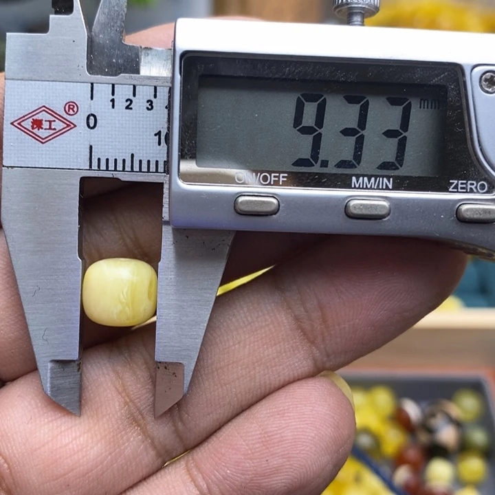 琥珀裸石未镶嵌28号9.3*8.2微瑕