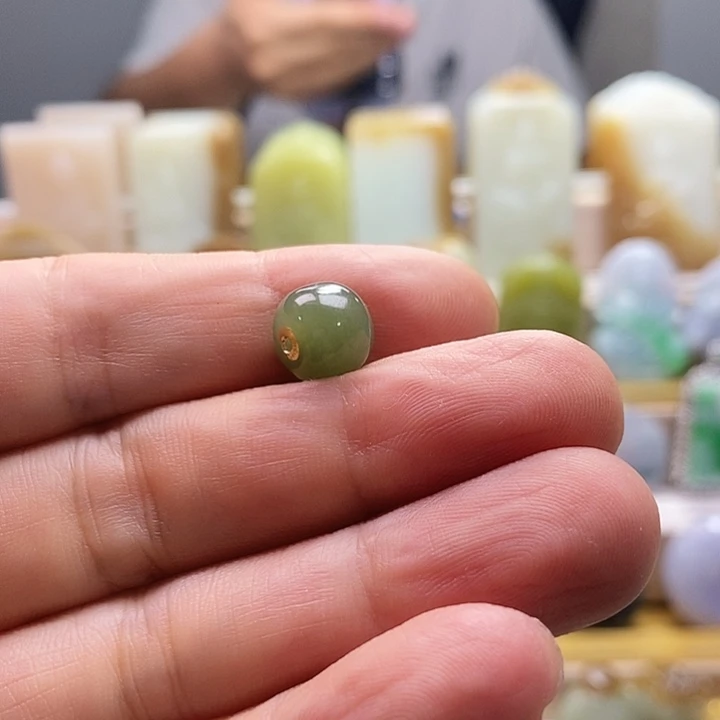 和田玉18K金镶嵌颈饰