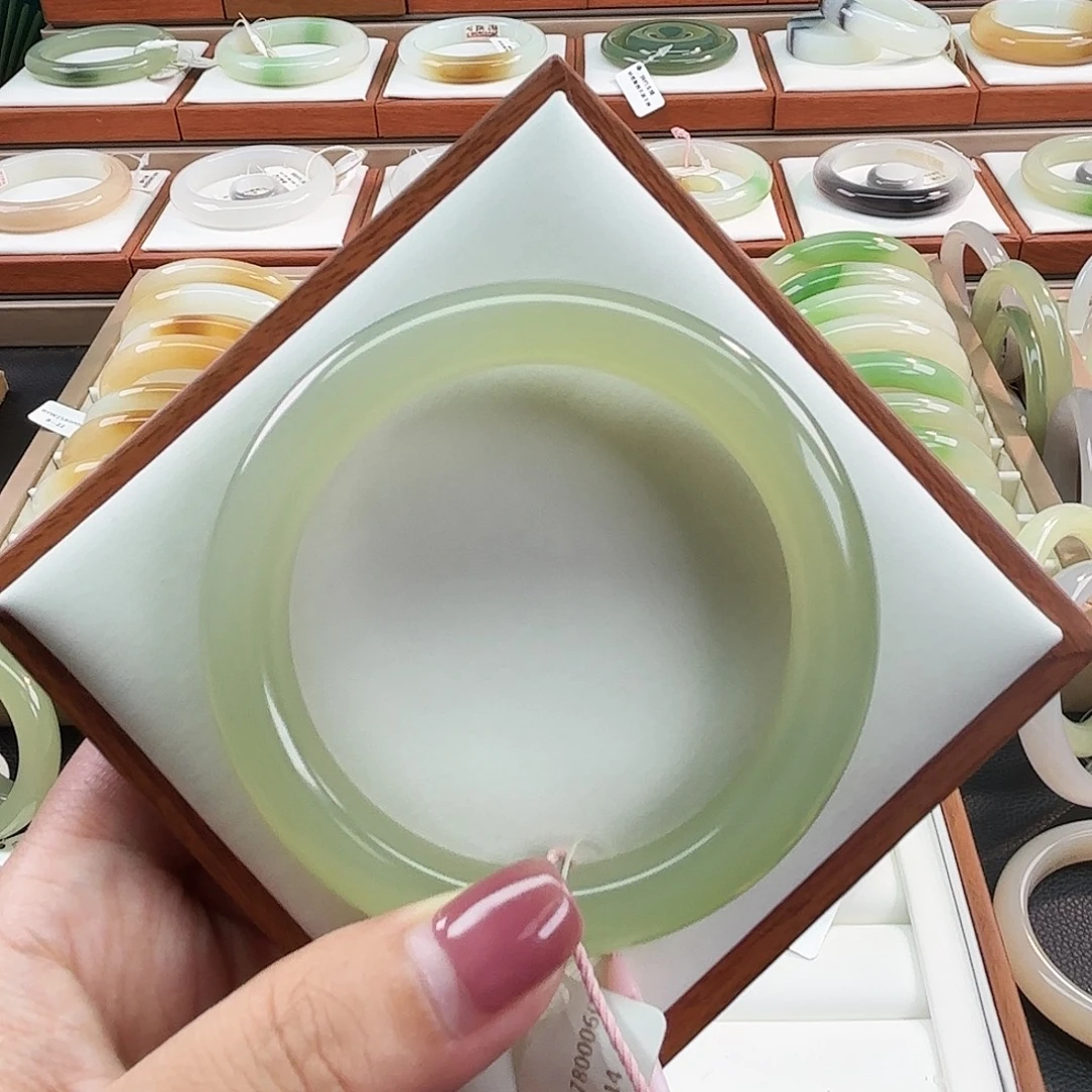 未镶嵌手镯和田玉57