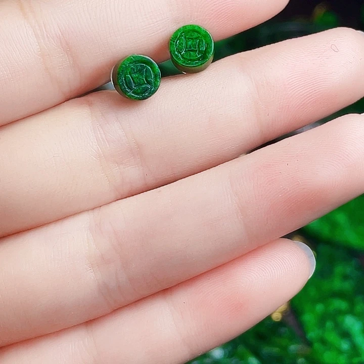 翡翠18K金镶嵌颈饰多样性