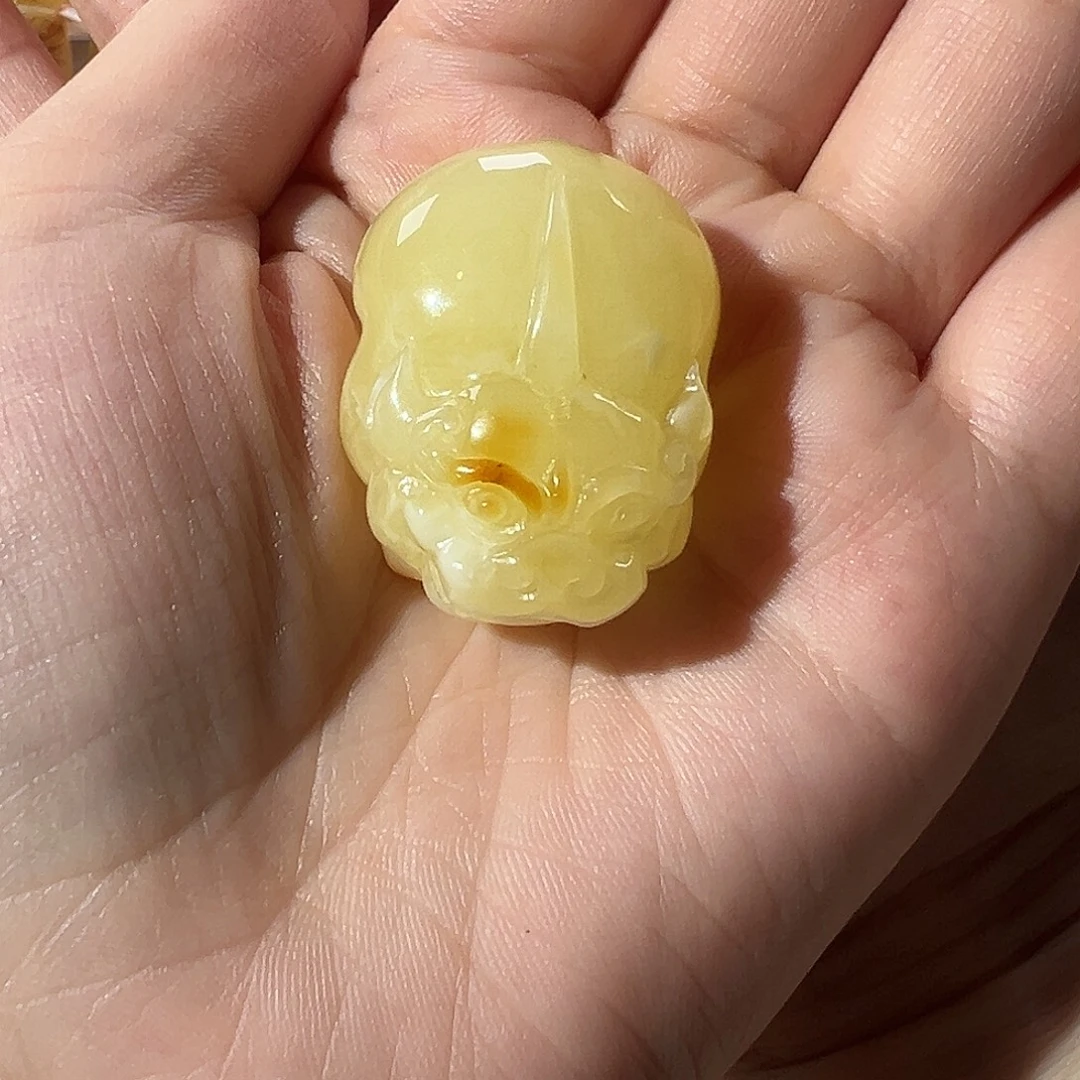 清***幽蜜蜡未镶嵌裸石雕刻貔貅