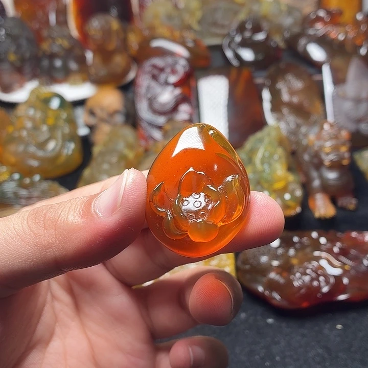 琥珀未镶嵌颈饰283