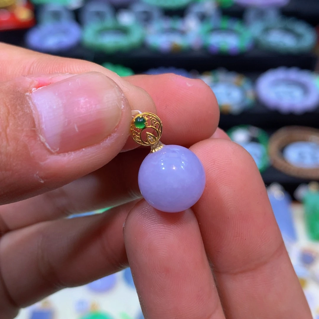 翡翠18K金镶嵌颈饰