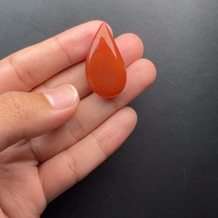 石英质玉（黄龙玉）未镶嵌颈饰