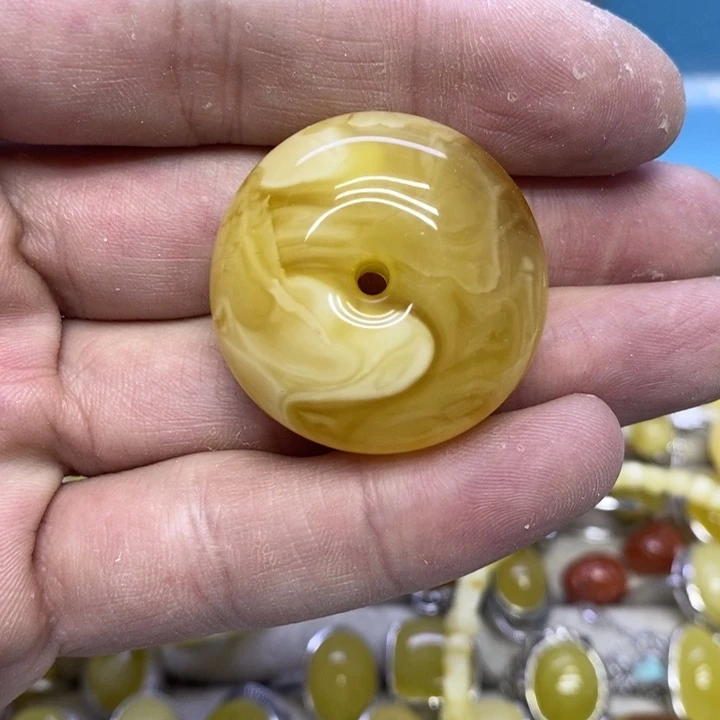 蜜蜡裸石未镶嵌吊坠